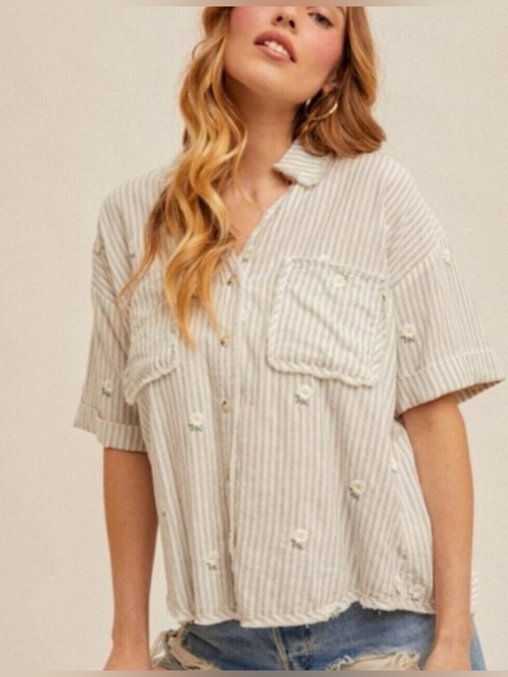 Hem & Thread Daisy Embroidered Striped Button-Down Shirt – Size L